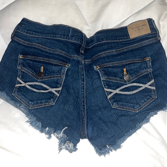 Abercrombie & Fitch shorts - Picture 3 of 4
